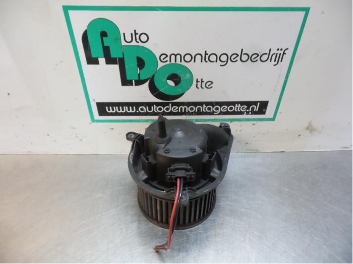 Heating and ventilation fan motor from a Volkswagen LT II 2.5 TDi 2000