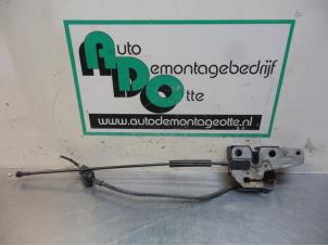 Used Bonnet lock mechanism Volkswagen Caddy III (2KA,2KH,2CA,2CH) 2.0 SDI Price € 25,00 Margin scheme offered by Autodemontagebedrijf Otte