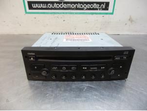 Używane Radioodtwarzacz CD Peugeot 307 (3A/C/D) 1.6 16V Cena € 50,00 Procedura marży oferowane przez Autodemontagebedrijf Otte