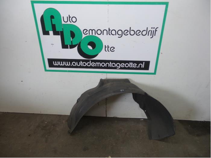 Wheel arch liner from a Fiat Panda (169) 1.2 Fire 2003