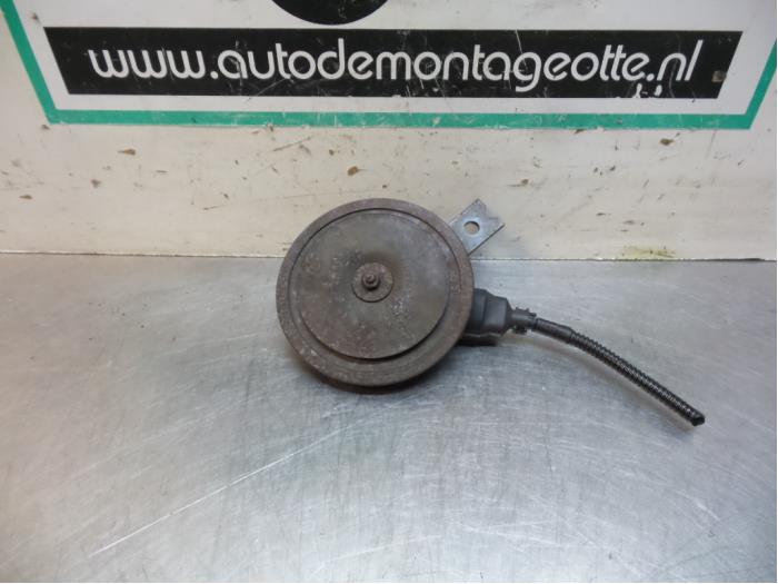 Używane Klakson Hyundai Getz 1.3i 12V Cena € 10,00 Procedura marży oferowane przez Autodemontagebedrijf Otte