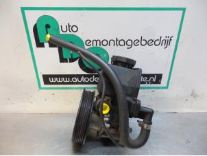 Used Power steering pump Mercedes CLK (W208) 2.0 200 16V Price € 50,00 Margin scheme offered by Autodemontagebedrijf Otte