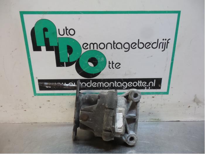 Used Engine mount Chrysler 300 C 2.7 V6 24V Price € 50,00 Margin scheme offered by Autodemontagebedrijf Otte