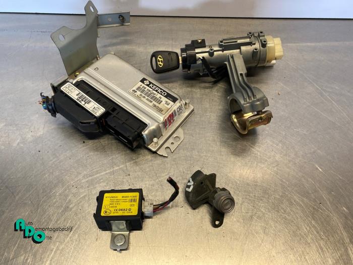 Used Ignition lock + computer Hyundai Getz 1.6i 16V Price € 100,00 Margin scheme offered by Autodemontagebedrijf Otte