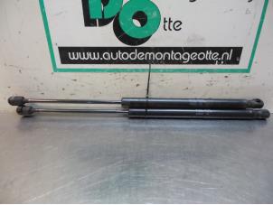 Usagé Kit amortisseur gaz hayon Kia Picanto (BA) 1.1 12V Prix € 15,00 Règlement à la marge proposé par Autodemontagebedrijf Otte