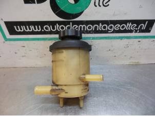 Used Power steering fluid reservoir Kia Picanto (BA) 1.1 12V Price € 10,00 Margin scheme offered by Autodemontagebedrijf Otte