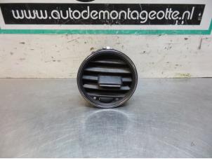 Usagé Grille aération tableau de bord Fiat Bravo Prix € 10,00 Règlement à la marge proposé par Autodemontagebedrijf Otte