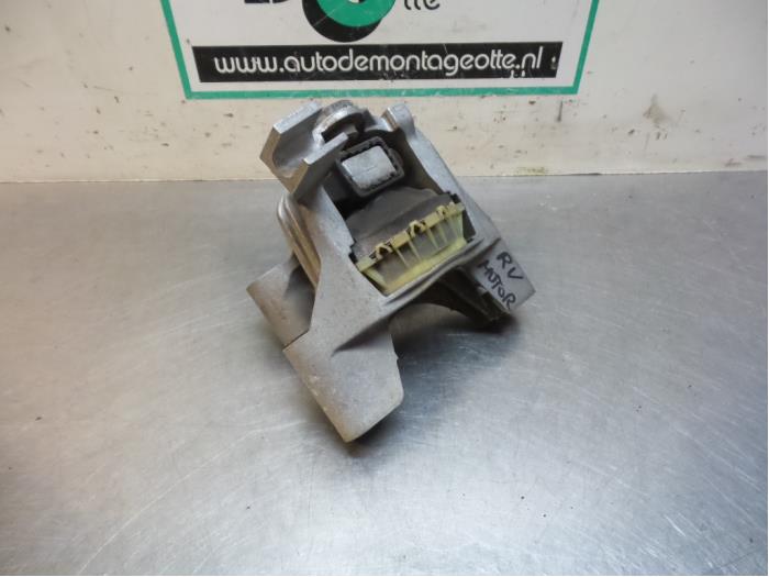 Engine mount from a Fiat Bravo 2008