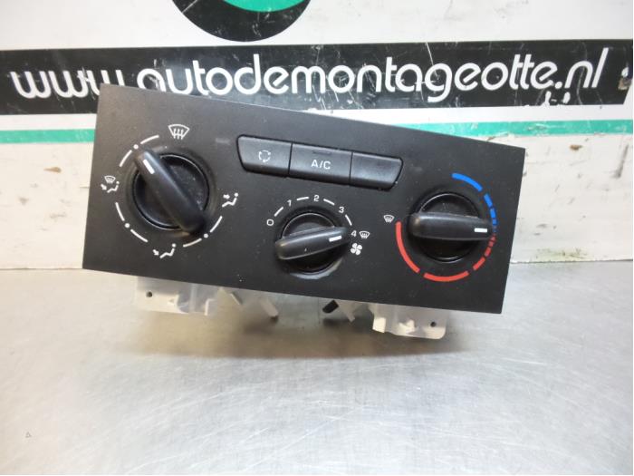 Heater control panel Peugeot Partner 1.6 BlueHDI 75 9676532480