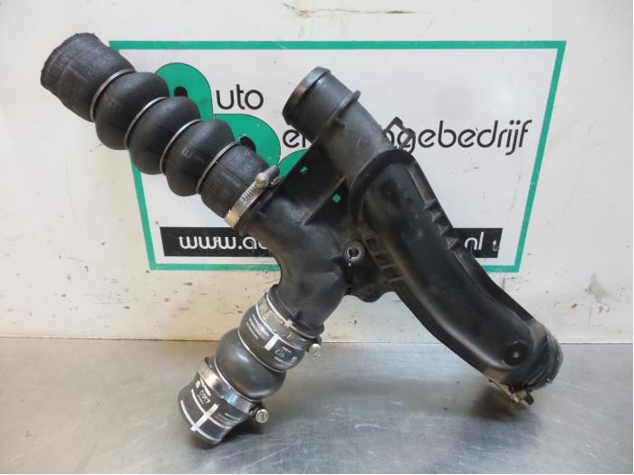 Gebrauchte Intercooler Rohr Peugeot Partner (GC/GF/GG/GJ/GK) 1.6 BlueHDI 75 Preis € 40,00 Margenregelung angeboten von Autodemontagebedrijf Otte