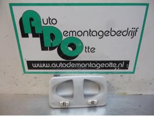 Usagé Eclairage de plafonnier Lancia Musa 1.4 16V Prix € 15,00 Règlement à la marge proposé par Autodemontagebedrijf Otte