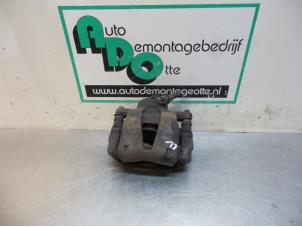 Usagé Etrier de frein (pince) avant gauche Lancia Musa 1.4 16V Prix € 35,00 Règlement à la marge proposé par Autodemontagebedrijf Otte