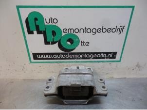 Używane Wspornik silnika Seat Ibiza IV (6J5) 1.6 TDI 75 Cena € 25,00 Procedura marży oferowane przez Autodemontagebedrijf Otte