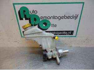 Używane Glówny cylinder hamulcowy Alfa Romeo MiTo (955) 1.3 JTDm 16V Eco Cena € 20,00 Procedura marży oferowane przez Autodemontagebedrijf Otte