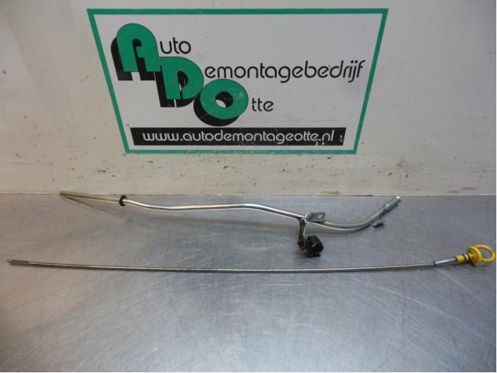 Ölmessstab van een Alfa Romeo MiTo (955) 1.3 JTDm 16V Eco 2011