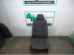 Gebrauchte Sitz rechts BMW 5 serie (E60) 520i 24V Preis € 100,00 Margenregelung angeboten von Autodemontagebedrijf Otte