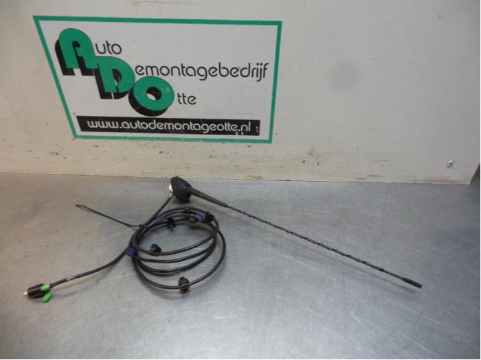 Antenna from a Suzuki New Ignis (MH) 1.5 16V 2005