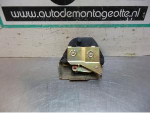 Used Sliding door lock stop, right Citroen Berlingo 2.0 HDi Price € 20,00 Margin scheme offered by Autodemontagebedrijf Otte