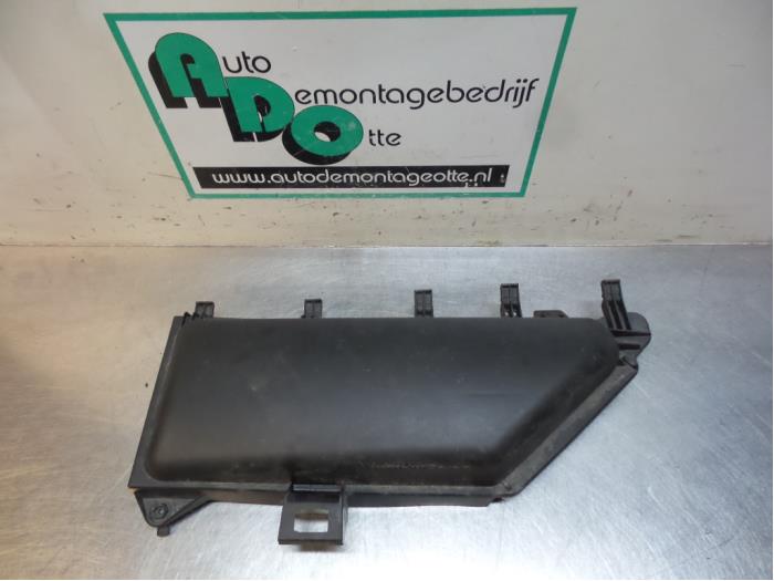 Begagnade Luftfilterhus BMW 5 serie (E60) 520i 24V Pris € 20,00 Marginaltabell erbjuds av Autodemontagebedrijf Otte