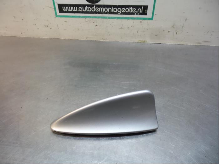 Roof (GPS) antenna cover
