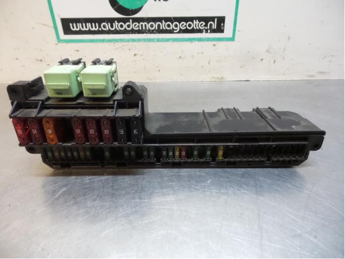 Fuse box from a BMW 5 serie (E60) 520i 24V 2003