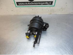 Used Power steering fluid reservoir BMW 5 serie (E60) 520i 24V Price € 10,00 Margin scheme offered by Autodemontagebedrijf Otte