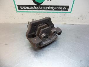 Used Rear brake calliper, left BMW 5 serie (E60) 520i 24V Price € 40,00 Margin scheme offered by Autodemontagebedrijf Otte