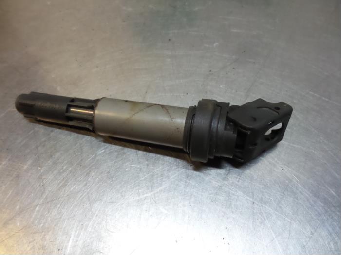 Ignition coil from a BMW 5 serie (E60) 520i 24V 2003