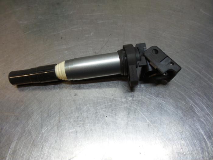Ignition coil from a BMW 5 serie (E60) 520i 24V 2003