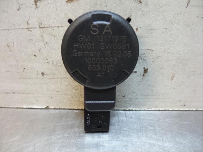 Begagnade Regnsensor Opel Zafira (M75) 2.2 16V Direct Ecotec Pris € 25,00 Marginaltabell erbjuds av Autodemontagebedrijf Otte