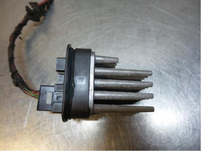 Heater resistor Opel Zafira 2.2 16V Direct Ecotec 90566802