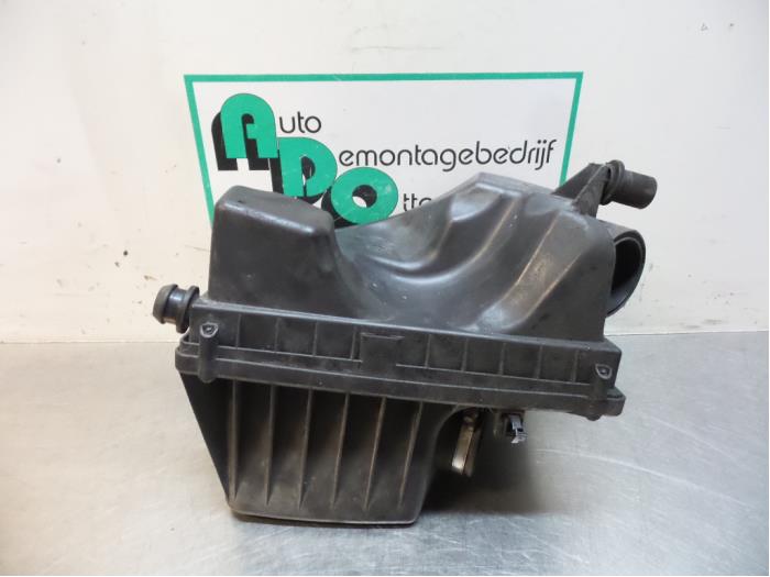 Begagnade Luftfilterhus Opel Zafira (M75) 2.2 16V Direct Ecotec Pris € 20,00 Marginaltabell erbjuds av Autodemontagebedrijf Otte