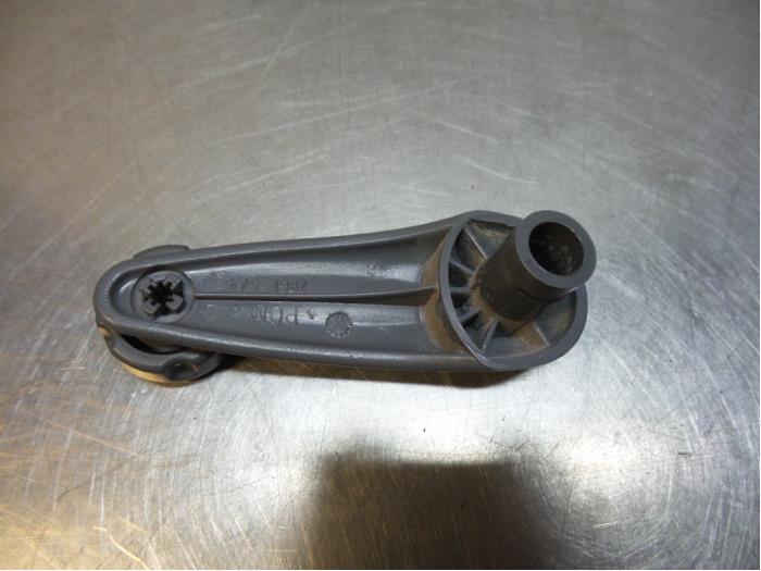Window winder from a Peugeot 107 1.0 12V 2011