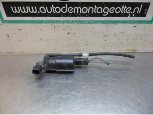 Używane Pompa spryskiwacza tyl Peugeot 107 1.0 12V Cena € 10,00 Procedura marży oferowane przez Autodemontagebedrijf Otte