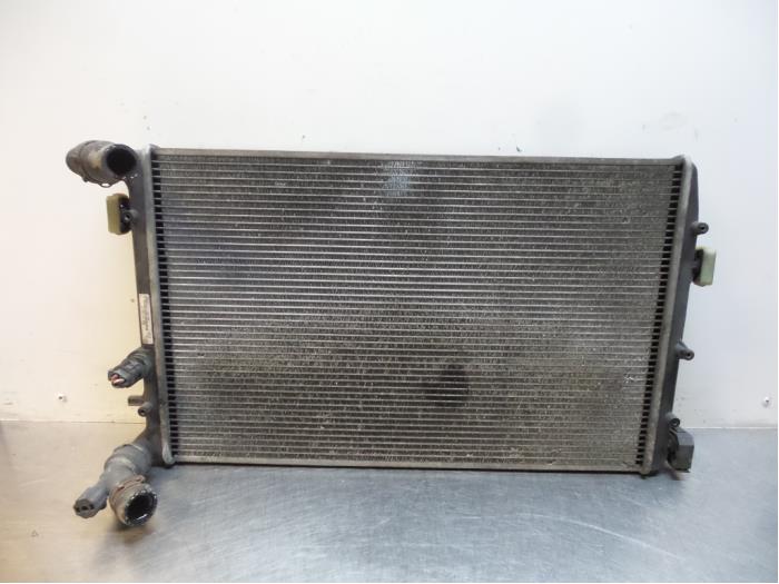 Usagé Radiateur Volkswagen Polo IV (9N1/2/3) 1.4 TDI 70 Prix € 30,00 Règlement à la marge proposé par Autodemontagebedrijf Otte