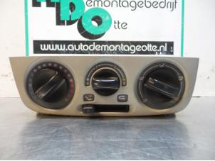 Usados Panel de control de calefacción Fiat Strada (178/278) 1.9 JTD Precio € 25,00 Norma de margen ofrecido por Autodemontagebedrijf Otte