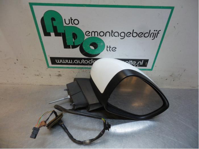 Wing mirror, right from a Citroën C3 (SC) 1.6 HDi 92 2011