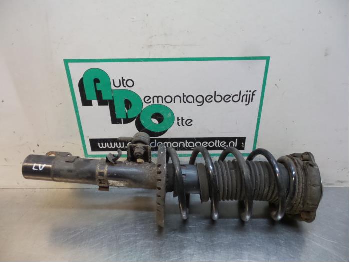 Volkswagen Polo 01 Front shock absorber rods, left stock