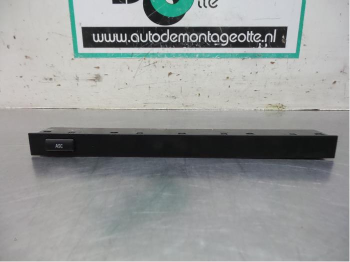 Gebrauchte Schalter BMW 5 serie (E39) 523i 24V Preis € 10,00 Margenregelung angeboten von Autodemontagebedrijf Otte