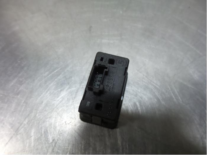 Electric window switch from a BMW 5 serie (E39) 523i 24V 1998