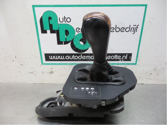 Automatic gear selector from a BMW 5 serie (E39) 523i 24V 1998