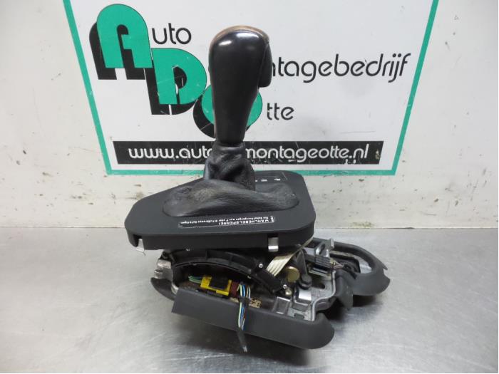 Automatic gear selector from a BMW 5 serie (E39) 523i 24V 1998