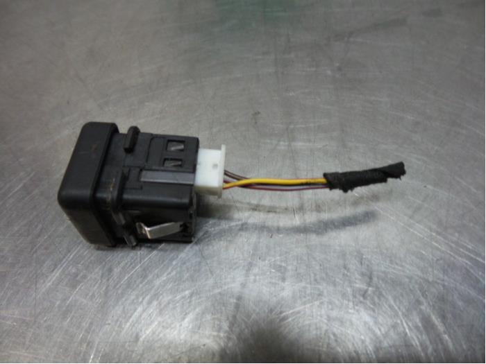Central locking switch from a BMW 5 serie (E39) 523i 24V 1998