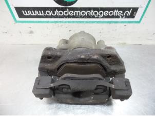 Used Front brake calliper, right BMW 5 serie (E39) 523i 24V Price € 20,00 Margin scheme offered by Autodemontagebedrijf Otte