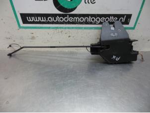 Used Boot lid lock mechanism BMW 3 serie (E46/4) 318i Price € 20,00 Margin scheme offered by Autodemontagebedrijf Otte