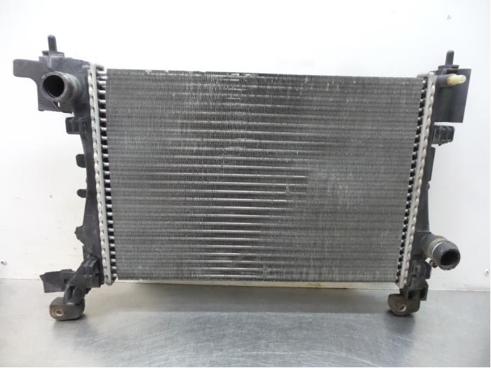 Gebrauchte Kühler Fiat Grande Punto (199) 1.2 Preis € 25,00 Margenregelung angeboten von Autodemontagebedrijf Otte