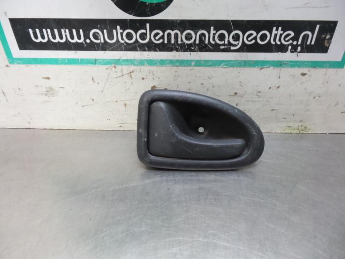 Opel Vivaro Rear door handles stock | ProxyParts.com