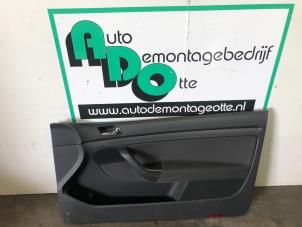 Usados Tapizado de puerta de 2 puertas derecha Volkswagen Golf V (1K1) 1.6 FSI 16V Precio € 25,00 Norma de margen ofrecido por Autodemontagebedrijf Otte