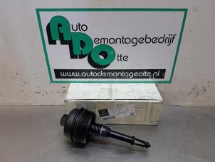 New Oil filter cover Mercedes C (W205) C-200 2.0 CGI 16V Price € 30,25 Inclusive VAT offered by Autodemontagebedrijf Otte
