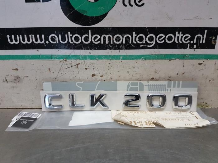 Nya Emblem Mercedes CLK (C208) 2.0 200 16V Pris € 36,30 Inklusive moms erbjuds av Autodemontagebedrijf Otte
